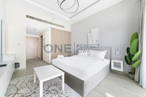 Farhad Azizi - 10 mins from Dubai Airport